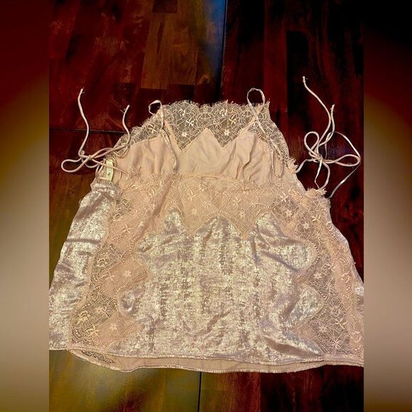 NWOT FP Intimately Shimmer on Cami Large - Picture 4 of 9